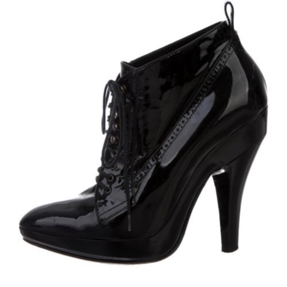 BURBERRY Patent Leather platform bootie 37.5/ 6